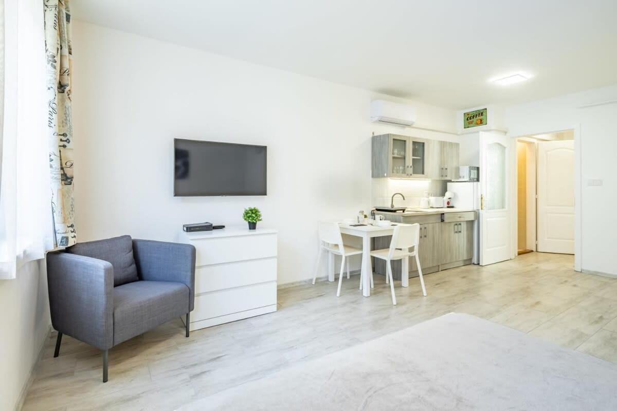 Convenient 2-Room Central Apartment Boedapest Buitenkant foto