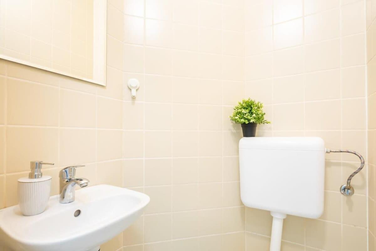 Convenient 2-Room Central Apartment Boedapest Buitenkant foto